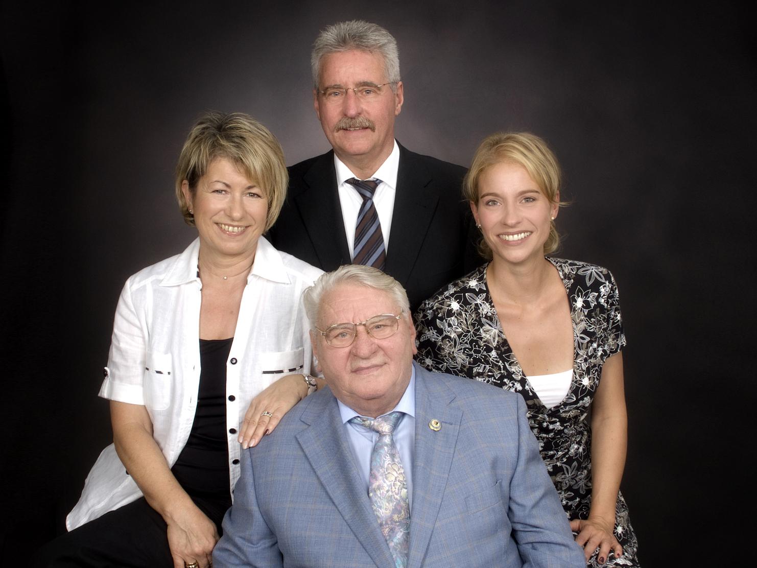 Familienfoto der Familie Pohren, Dieter Pohren, Anni Pohren, Kerstin Pohren-Laugwitz, Hans Pohren (bereits verstorben)