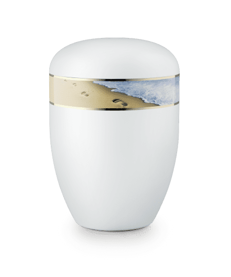 Weißer Mülleimer mit goldener Zierleiste und Strandmotiv in der Mitte, stehend auf runder Unterlage.